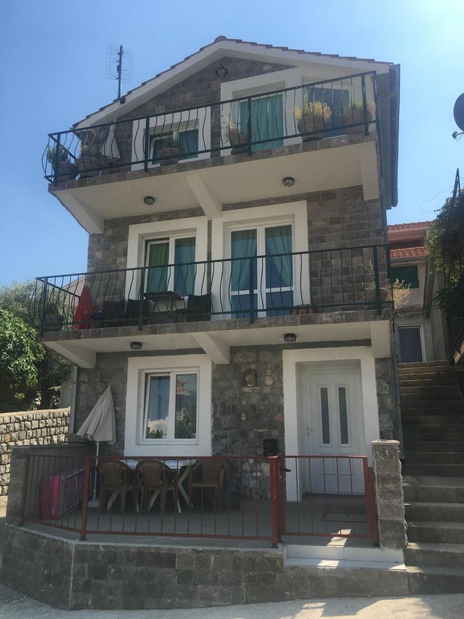 Studio Apartments Krasici Тиват Экстерьер фото